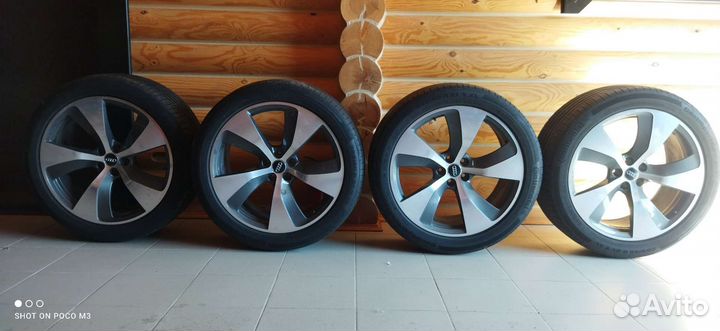 Колёса с дисками размер 285/40 R21 на Audi