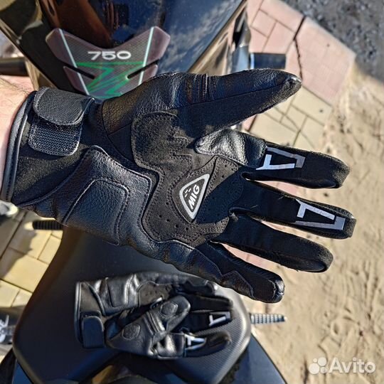 Мотоперчатки dainese