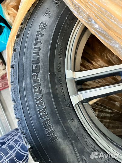 Nokian Tyres Hakkapeliitta 7 215/65 R16