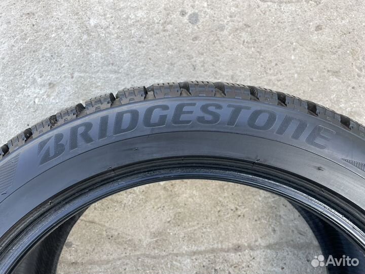 Bridgestone Blizzak Spike-02 245/45 R18