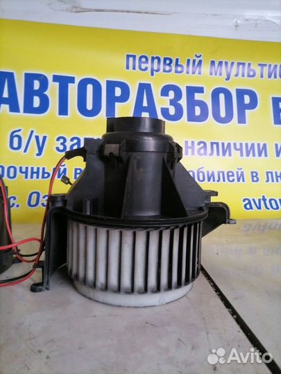 Моторчик отопителя Opel Astra