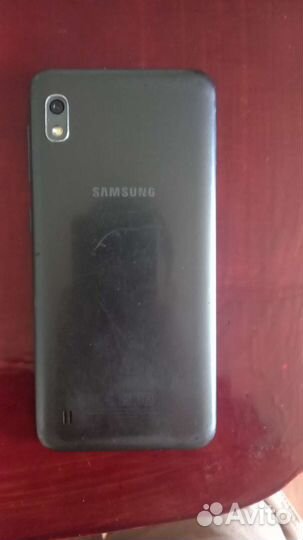 Телефон Samsung а 10
