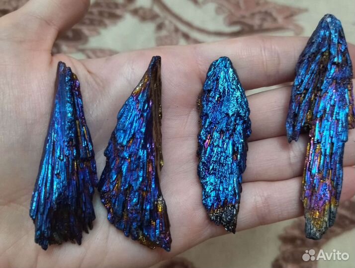 Кианит ведьмина метла камень