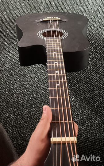 Акустическая гитара