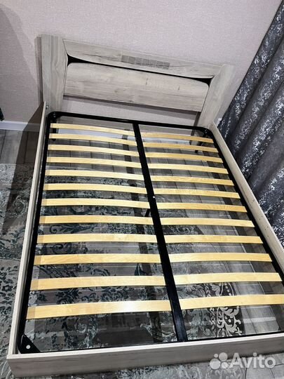 Кровать двухспальная с матрасом бу 160 200