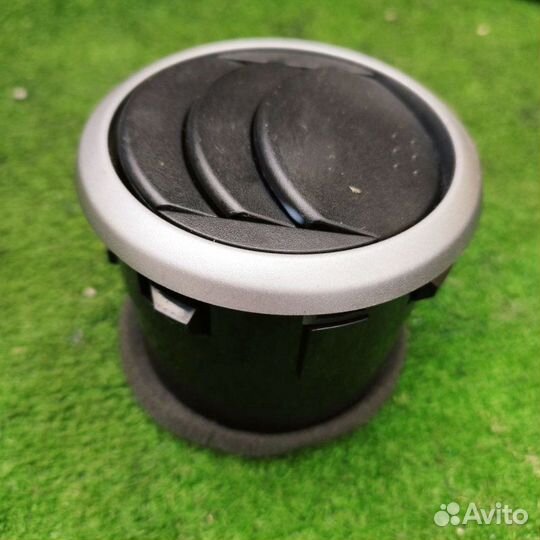 Решетка вентиляционная, дуйка левая Suzuki