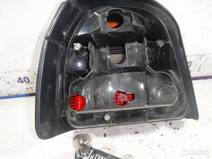 Фонарь задний правый VW Golf III