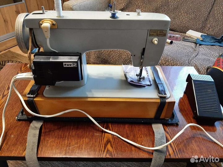 Швейная машина Чайка-132М бу