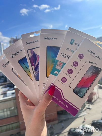 Защитные стекла для смартфонов и чехлы