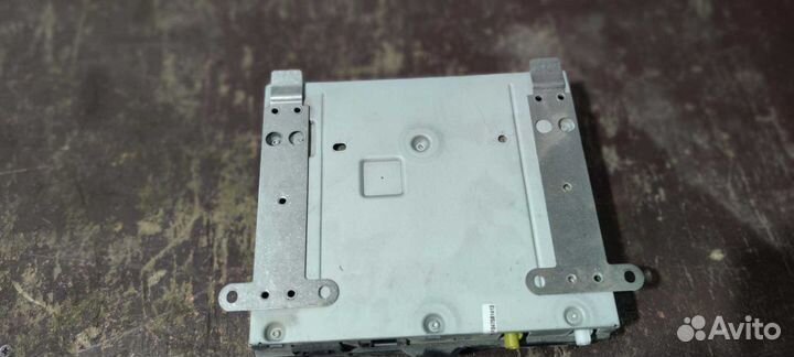 Блок управления магнитолой Audi A8 D3