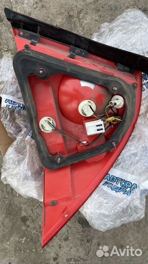 Продам задний левый фонарь