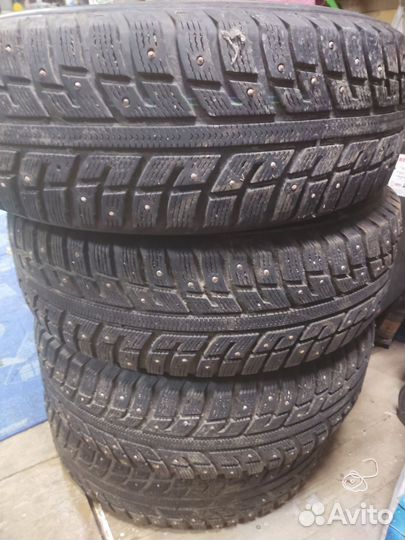 Kumho I'Zen KW22 215/65 R16