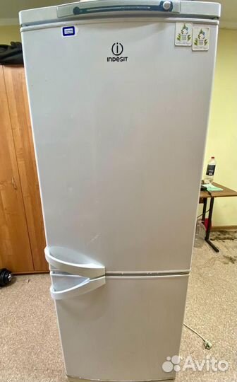 Холодильник indesit