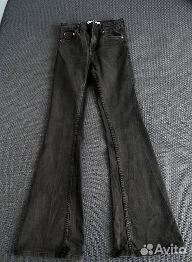 Джинсы клеш Bershka