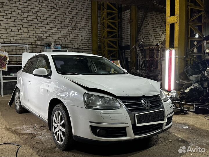 Разбор на запчасти Volkswagen Jetta 5