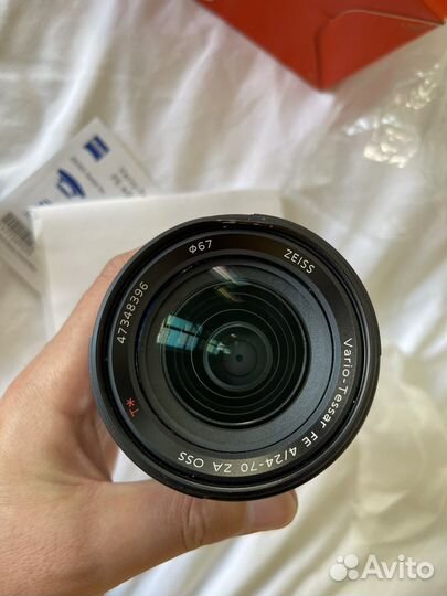 Объектив Sony Carl Zeiss 24-70mm f/4 ZA OSS