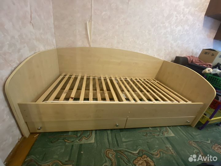 Кровать односпальная