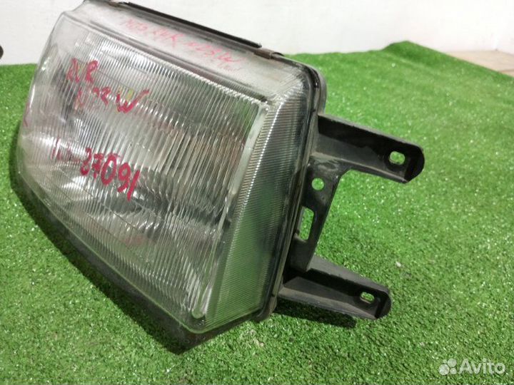 Фара галогеновая правая Mitsubishi Rvr N23W