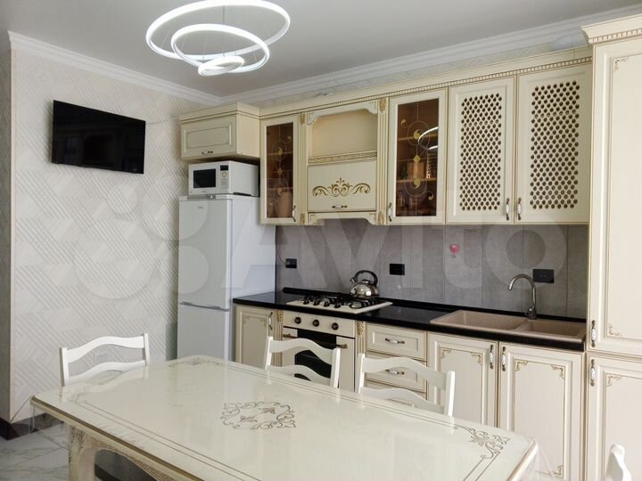 2-к. квартира, 64 м², 3/3 эт.