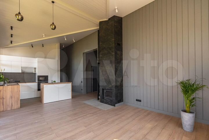 Дом 220 м² на участке 12 сот.