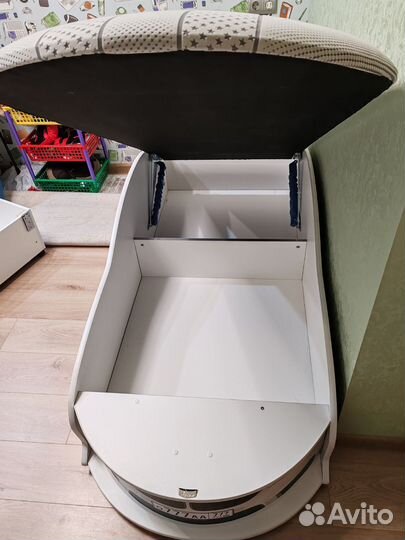 Детская кровать машина с подсветкой