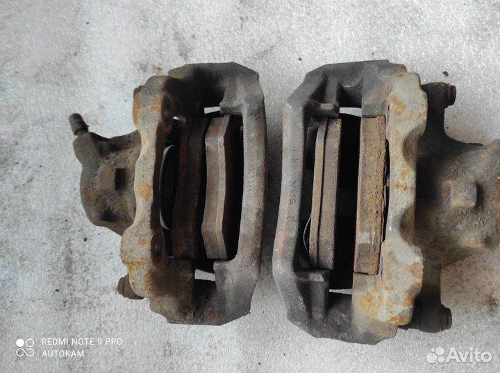 Суппорт передний Audi 80 B3