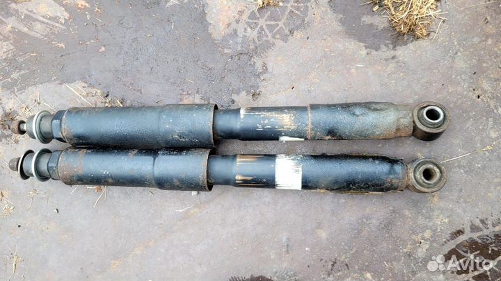 Toyota land cruiser 200 стойки задние