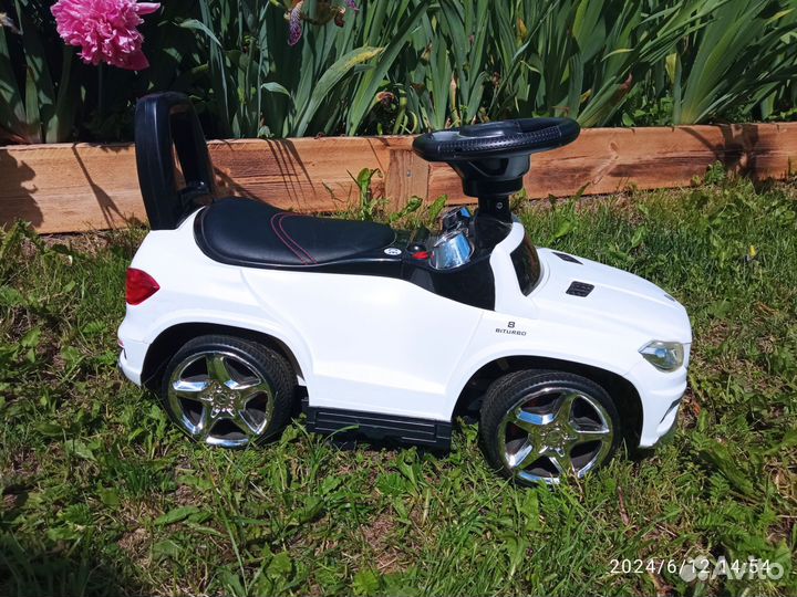 Машинка каталка толокар с ручкой mercedes