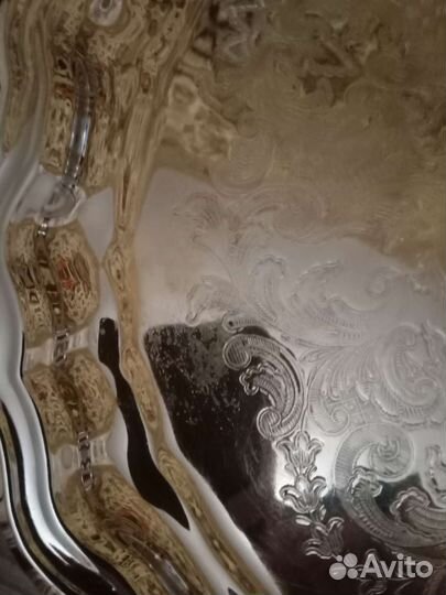 Поднос и заварочный чайник