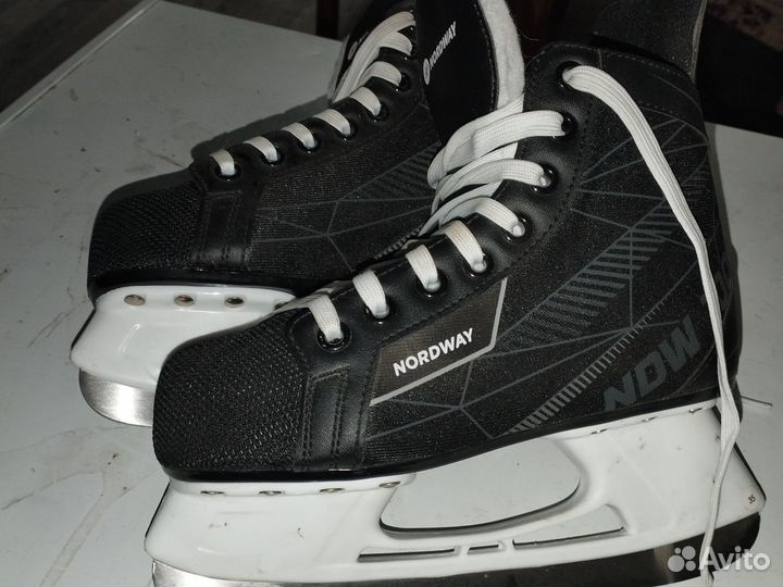 Коньки хоккейные детские