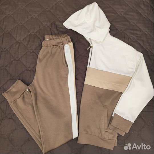 Костюм спортивный 42 р