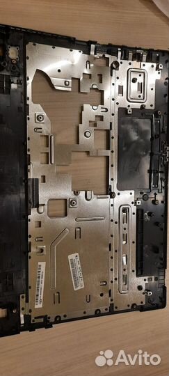 Нижняя часть корпуса ноутбука Lenovo