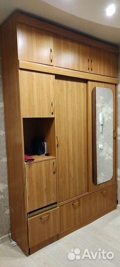 Шкаф