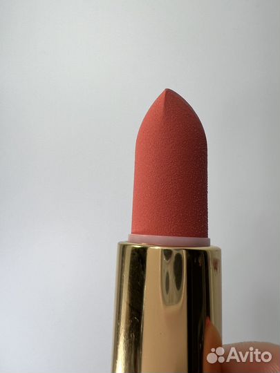 Матовая помада Gucci