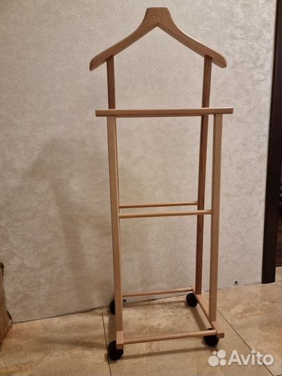 Вешалка напольная деревянная