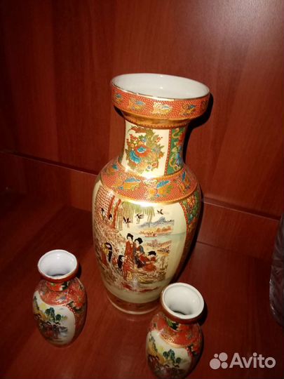 Большая хрустальная ваза для цветов