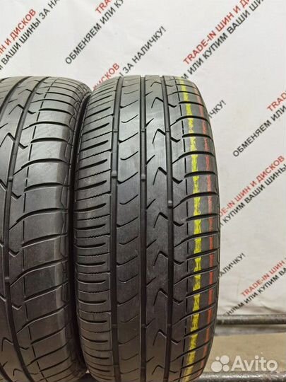 Toyo Tranpath MPZ 215/60 R17 96H