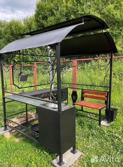 Мангал с крышей