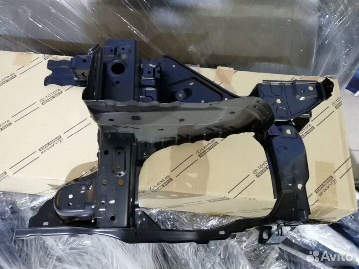 Суппорт фары левый Toyota Land Cruiser 200