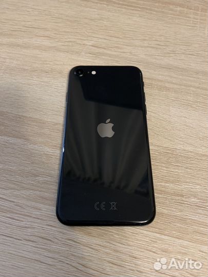 iPhone SE, 64 ГБ