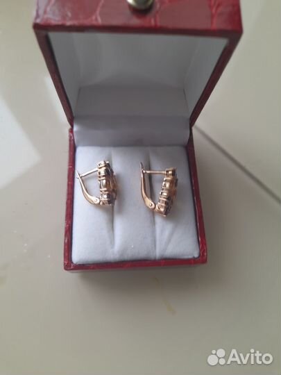 Золотые серьги с натуральными камнями