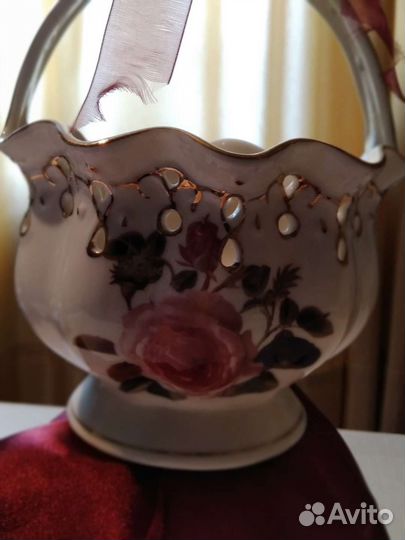 Конфетница фарфоровая