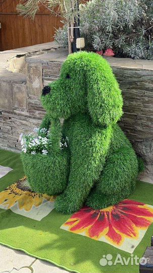 Собака с корзинкой