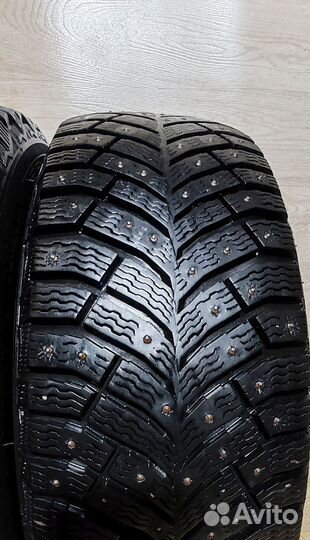 Michelin X-Ice North 4 SUV 215/65 R16