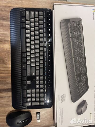 Беспроводная клавиатура и мышь microsoft
