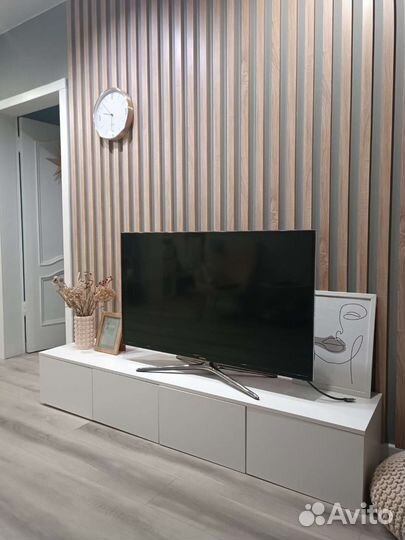 Подвесная тумба под тв белая