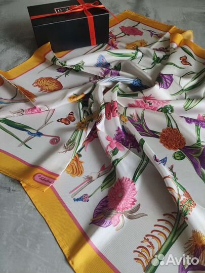 Salvatore Ferragamo шёлковый платок, Оригинал