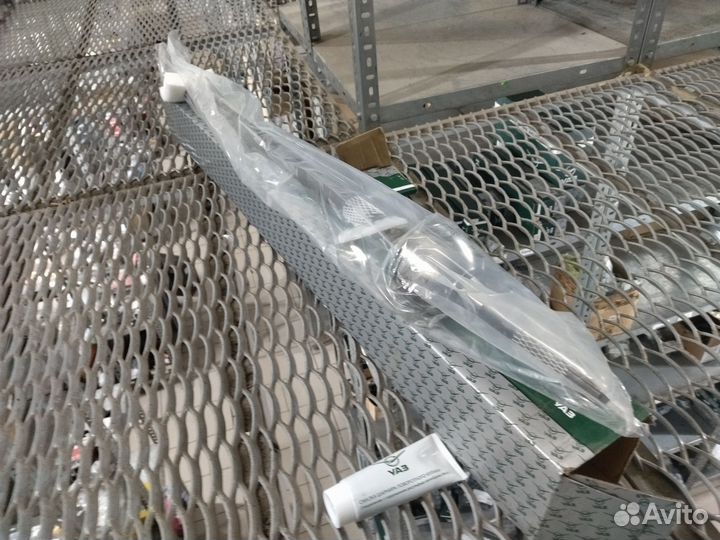 Шарнир поворотного кулака левый УАЗ Хантер Патриот