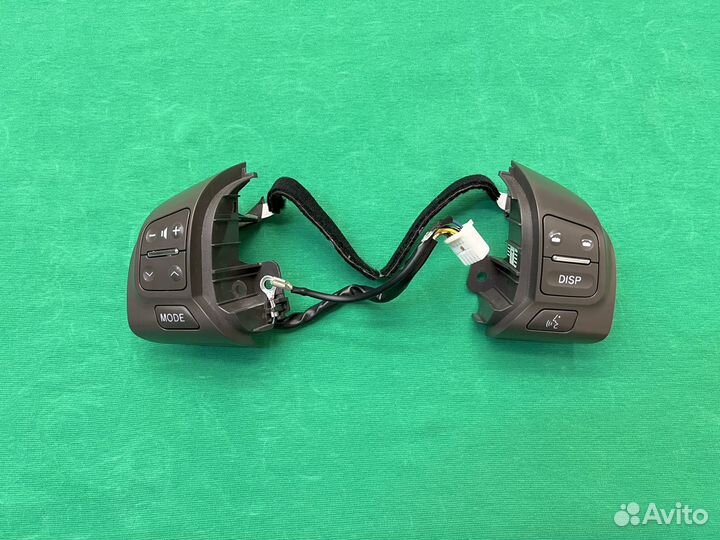 Кнопки мультимедиа руля Toyota Windom