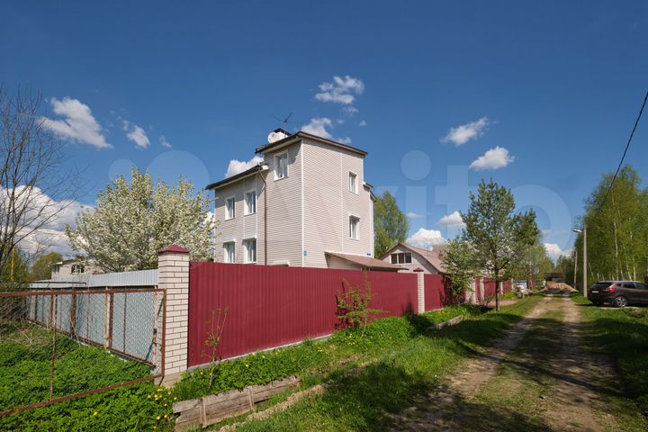 Дом 206 м² на участке 20 сот.